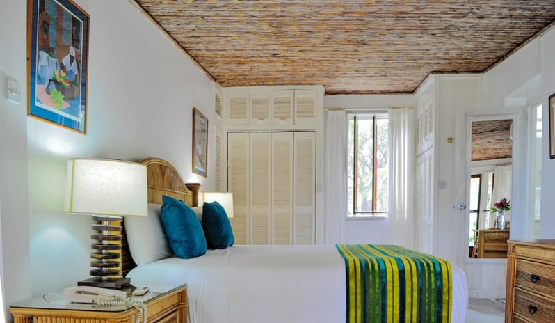 YOUNG ISLAND DUVENNET SUITE - BEDROOM